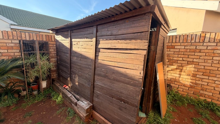 3 Bedroom Property for Sale in Roylglen Gardens Northern Cape